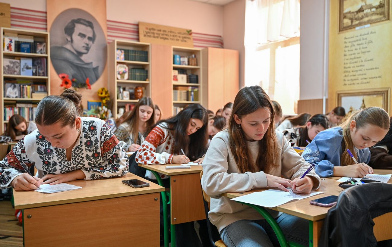 Чому Україна впроваджує 12-річну школу та кого зміни торкнуться вже у 2026 році